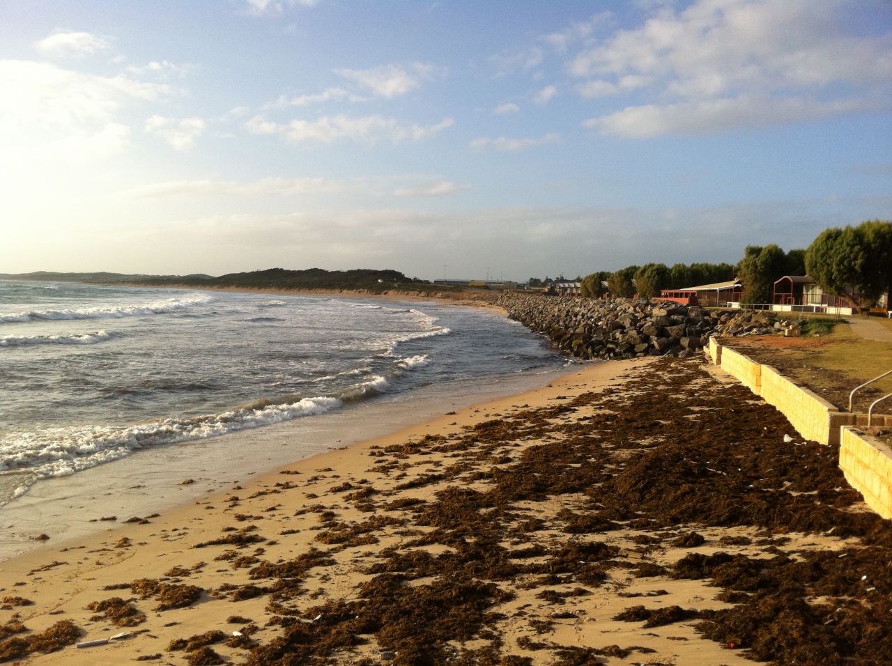 Help clean up our beautiful Geraldton beaches.